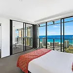 Seabreeze Holidayz On Cavill Ocean View