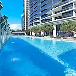 Seabreeze Holidayz On Cavill Ocean View