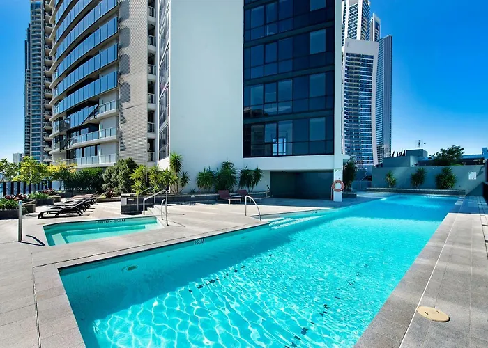 Seabreeze Holidayz On Cavill Ocean View