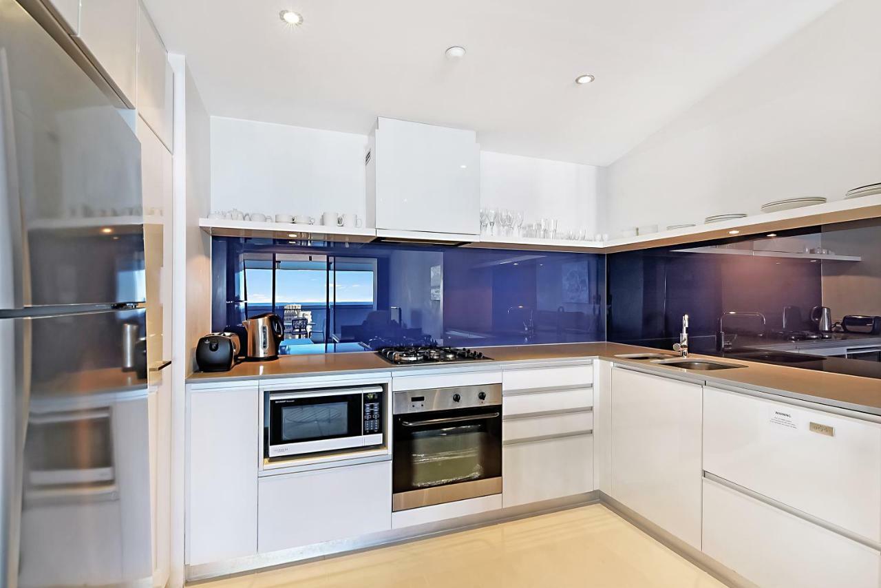 Seabreeze Holidayz On Cavill Ocean View Apartment
