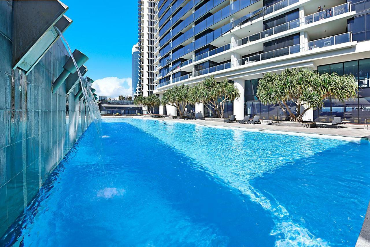 Seabreeze Holidayz On Cavill Ocean View Apartment *
