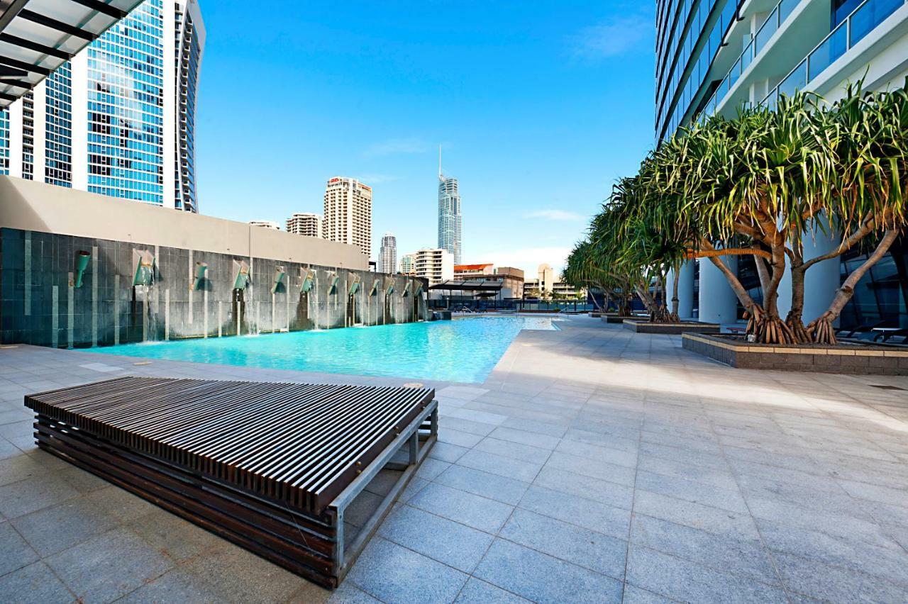 Seabreeze Holidayz On Cavill Ocean View Apartment