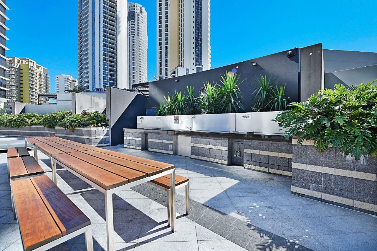 Apartment Seabreeze Holidayz On Cavill Ocean View Gold Coast